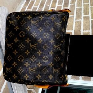 Louis Vuitton Looping MM Handbag- AUTHENTIC